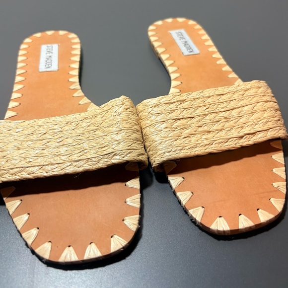 STEVE MADDEN Starfish Straw Woven Strap Sandals - Picture 3 of 6